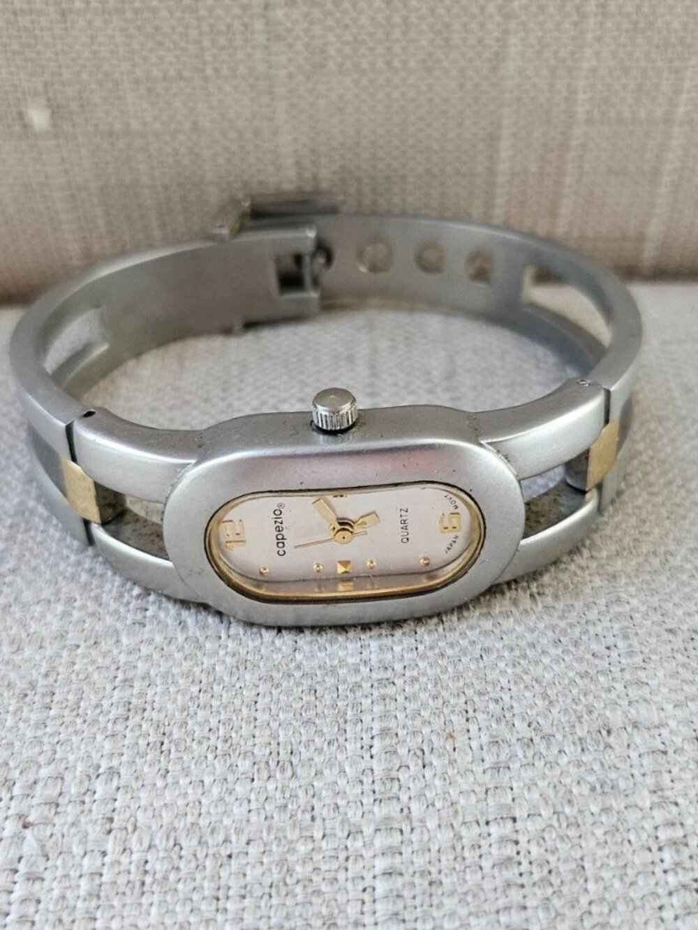 Vintage Capezio Ladies Wrist Watch Silver/Gold Tone Analog Quartz Wrist Watch - Picture 6 of 12